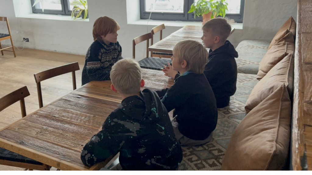 koolipoisid aua taga - avatud suste päeva kuulutuse pilt