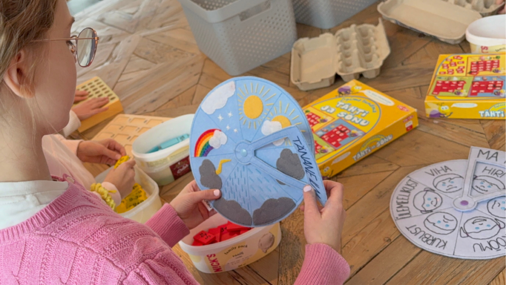 Koduõppe veebinari reklaam - õppevahendid